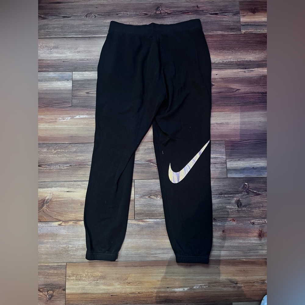 Women’s Black Nike Medium Swetapants